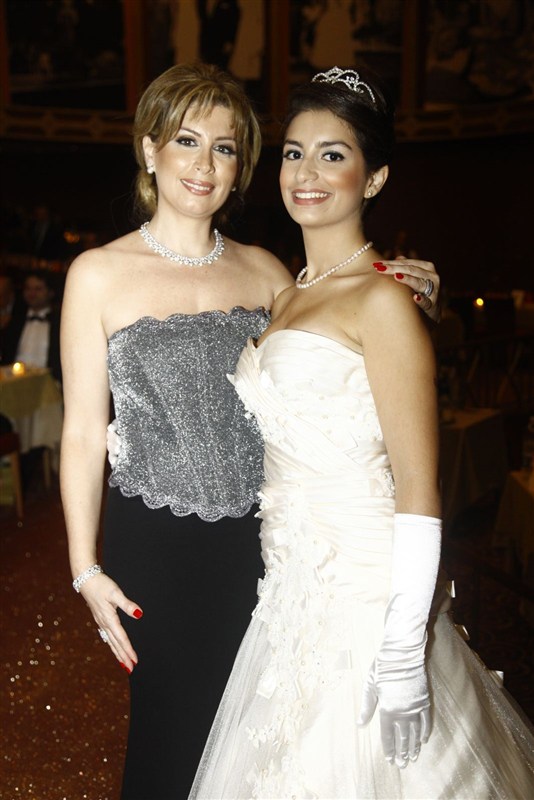 Bal des Debutantes 2012 